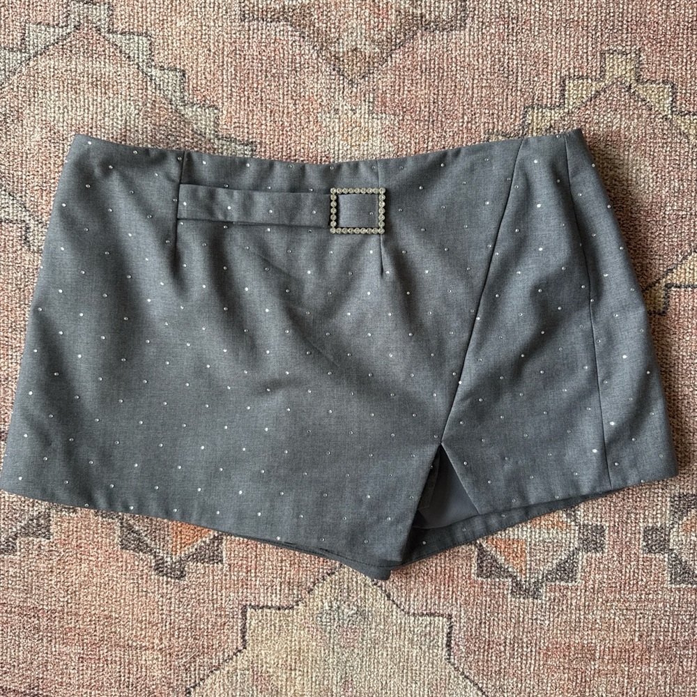 Gray sparkle skort